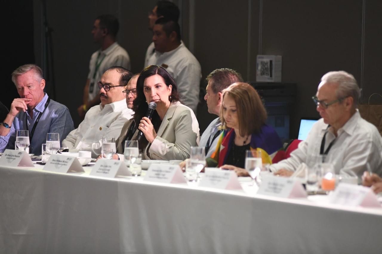 Para tener crecimiento económico es indispensable un país en democracia y con seguridad: Kenia López Rabadán