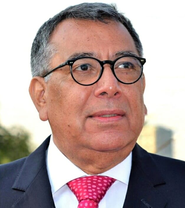 Tras la Puerta del Poder. Trump alinea a 17 gobiernos del continente para atacar militarmente a cárteles mexicanos. Por Roberto Vizcaíno