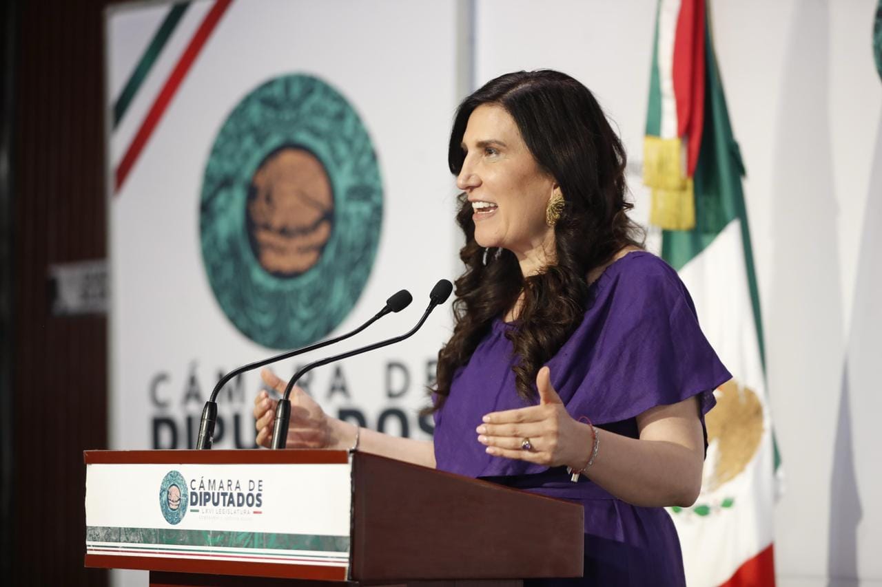 El pueblo habló a través de sus diputados al rechazar el dictamen de la iniciativa de reforma electoral, afirmó Kenia López Rabadán