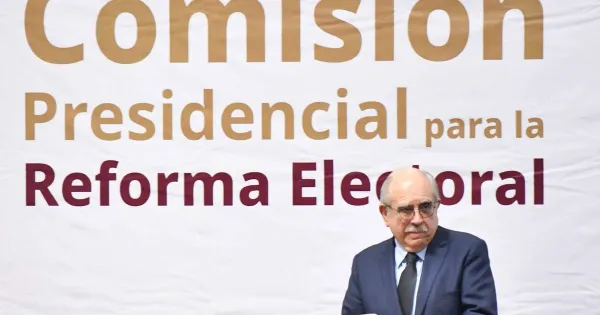 La Comisión presidencial de Reforma Electoral mantiene 500 diputados, pero recorta el presupuesto a partidos en 25% y reduce el consejo del INE a 8 miembros