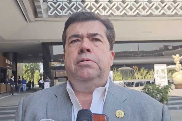 Reducir la jornada semanal a 40 horas es un tema prioritario, afirmó el diputado Pedro Haces