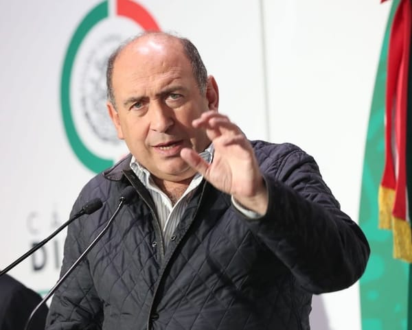 Desde el Norte.  Calibre 50.  Por Rubén Moreira Valdez